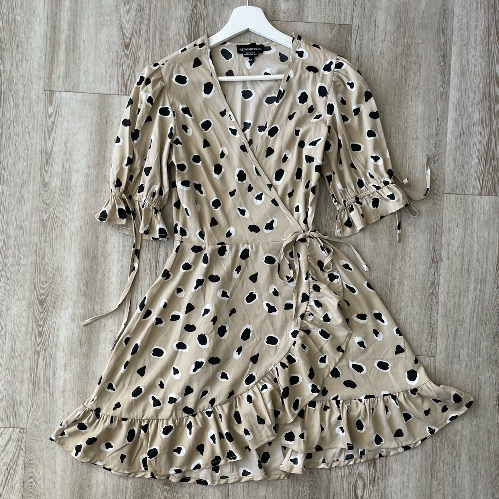 Leopard Print Pattern Wrap Kimono Robe Asymetrical Waist Tie Ruffle Hem